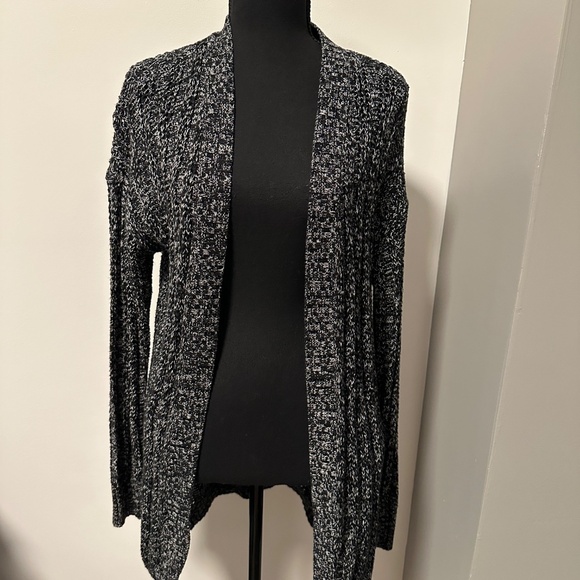 **AMERICAN EAGLE OUTFITTERS* Black x White Open Front Cardigan Sweater Size Med - Picture 1 of 7